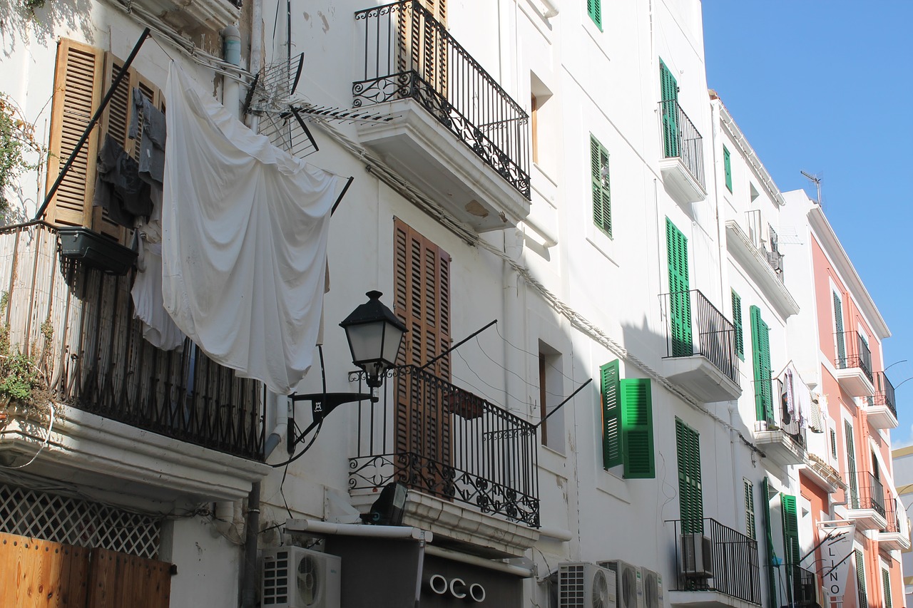 Consejos para encontrar apartamentos y hoteles baratos en Ibiza
