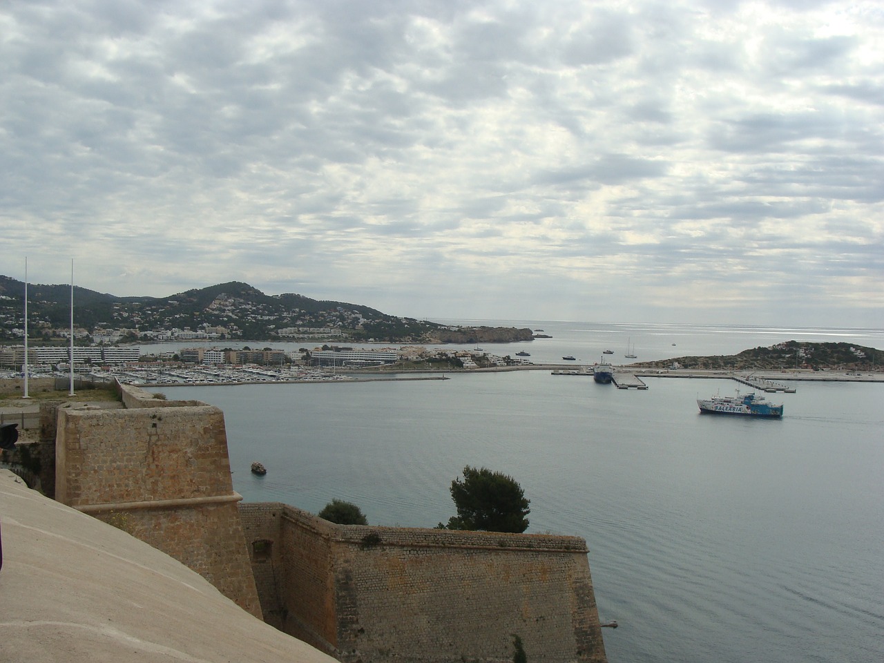 Dalt Vila y su muralla`