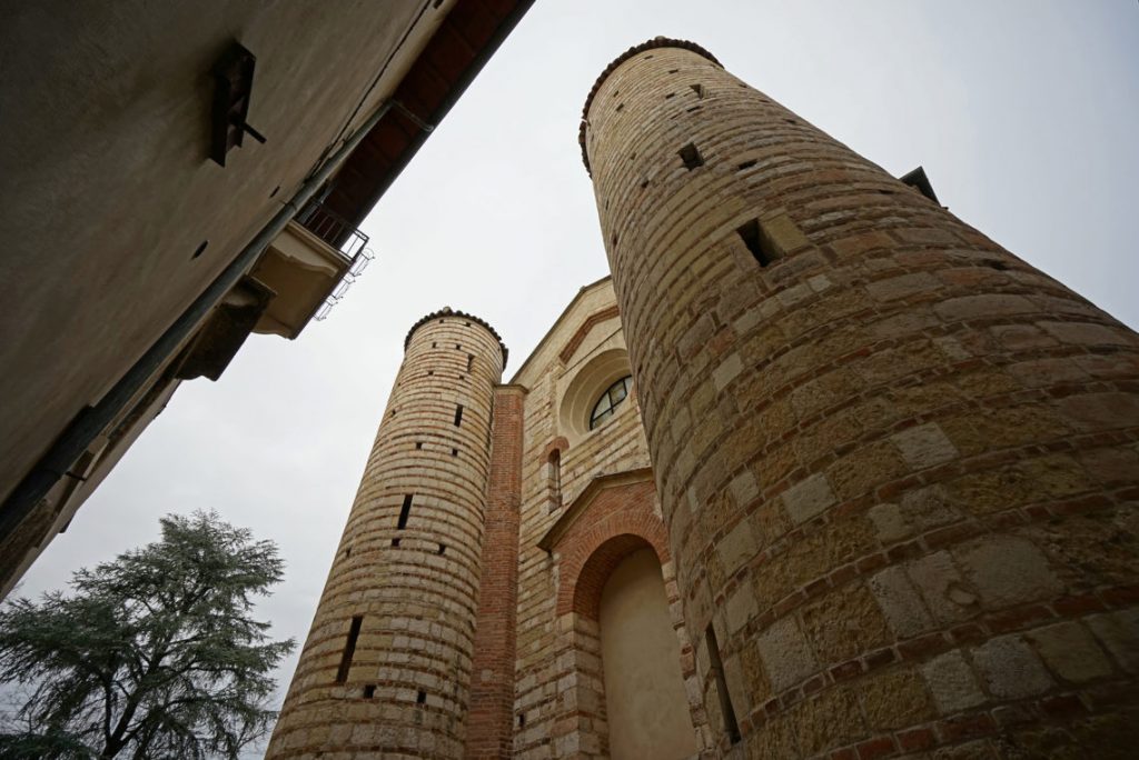 Exterior de la iglesia