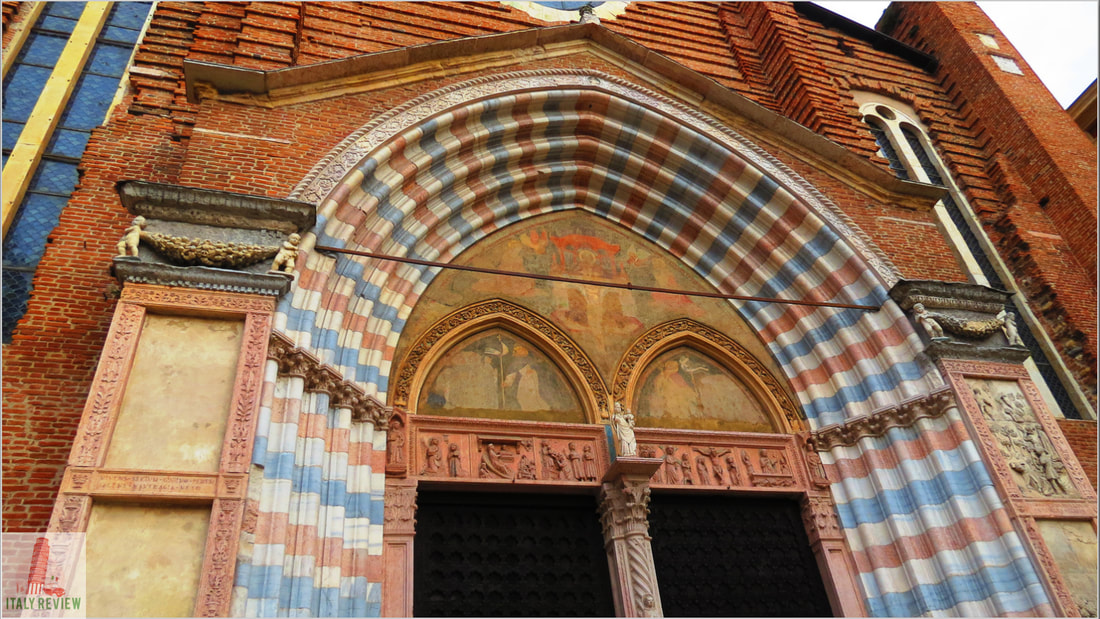 Exterior y fachada de la Iglesia