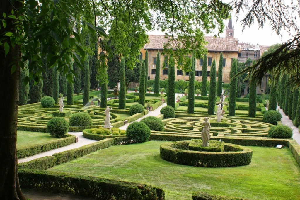 Horario y coste de la entrada al Jardín del Palacio Giusti